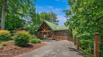 2117 E View Dr, Sevierville, TN 37876