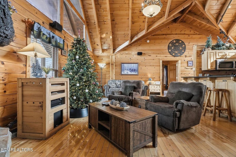 2117 E View Dr, Sevierville, TN 37876