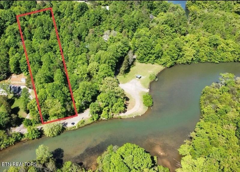 2117 Everett Rd, Knoxville, TN 37932