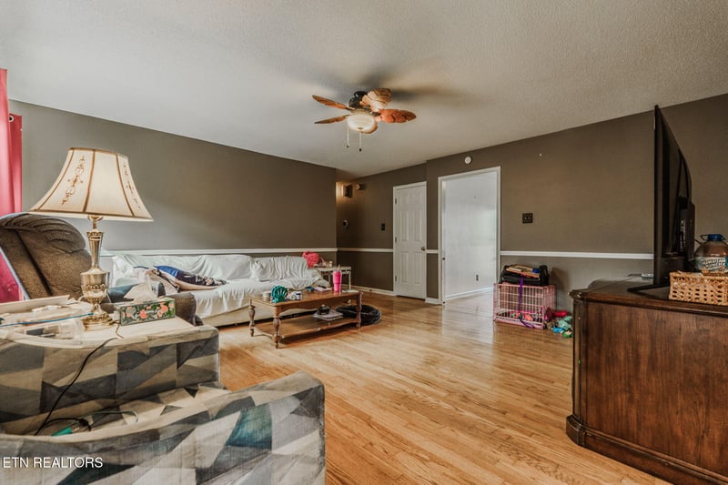 2117 Raulston View Dr, Maryville, TN 37803