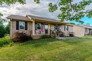 2117 Raulston View Dr, Maryville, TN 37803