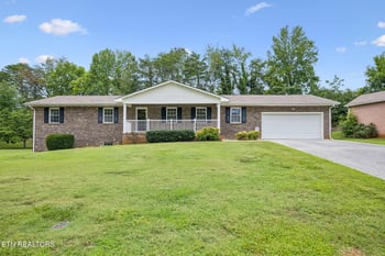 2117 S Belmont Dr, Maryville, TN 37804