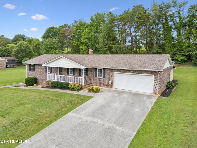 2117 S Belmont Dr, Maryville, TN 37804