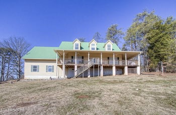 2117 Smith School Rd, Strawberry Plains, TN 37871