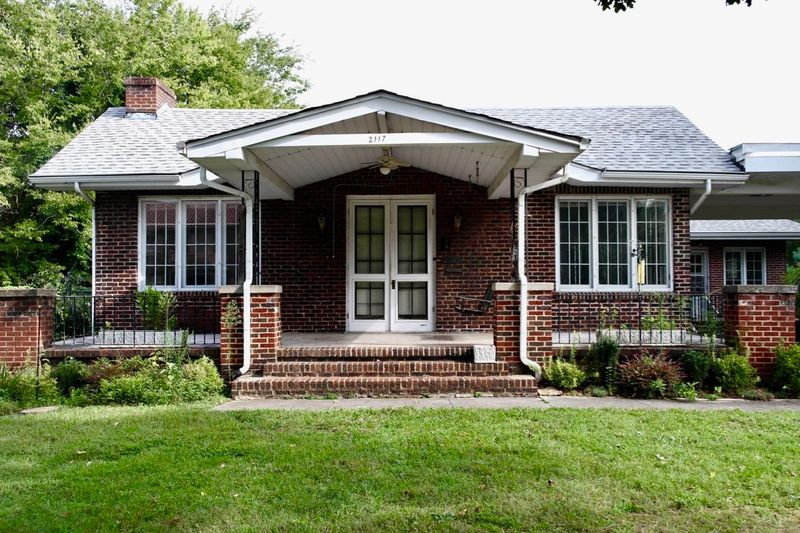 2117 Spence Pl, Knoxville, TN 37920