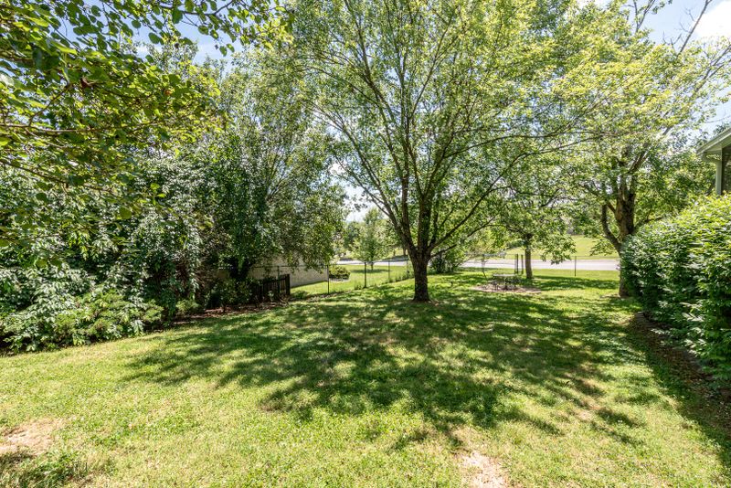 2118 Chippendale Dr, Maryville, TN 37803