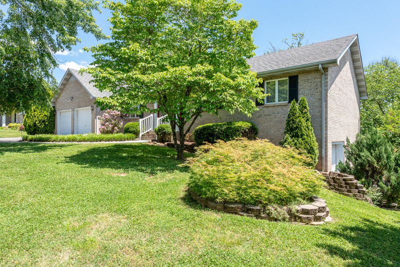 2118 Chippendale Dr, Maryville, TN 37803
