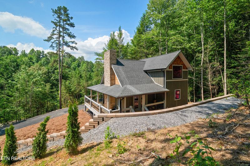 2119 Legend Dr, Sevierville, TN 37876