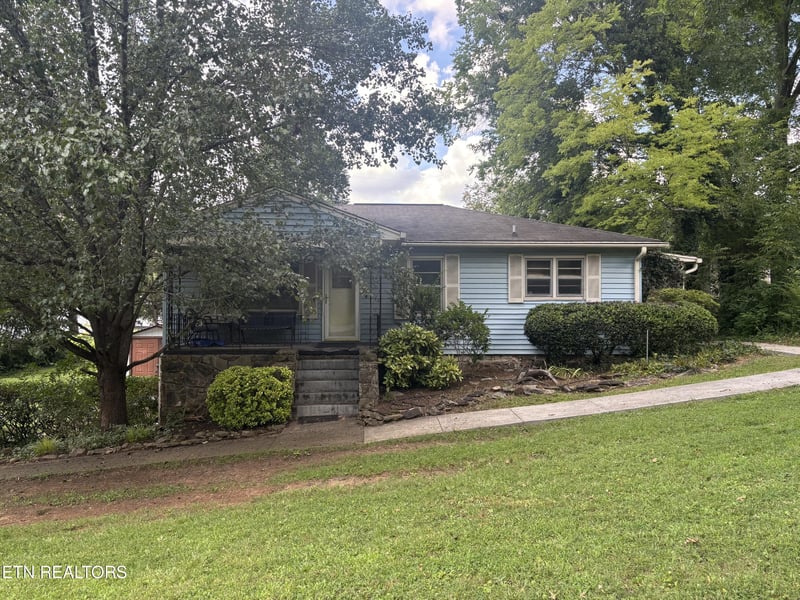 2119 Maple Dr, Knoxville, TN 37918