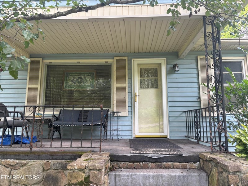 2119 Maple Dr, Knoxville, TN 37918