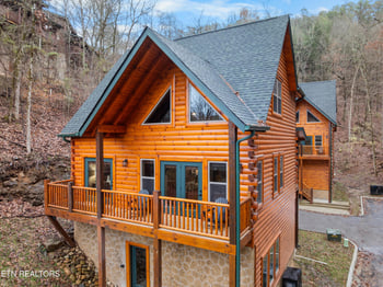 2119 Valley Creek Way, Pigeon Forge, TN 37862