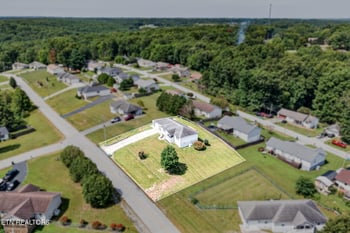 212 Bayberry Dr, Crossville, TN 38555