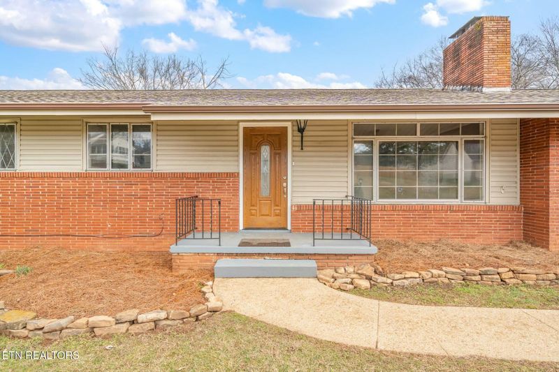 212 Buckingham Dr, Knoxville, TN 37909