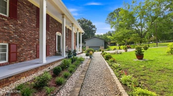 212 Cogdill Rd, Knoxville, TN 37922