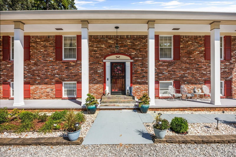 212 Cogdill Rd, Knoxville, TN 37922