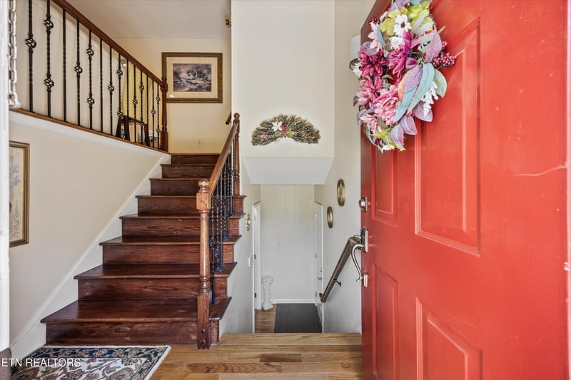 212 Cogdill Rd, Knoxville, TN 37922