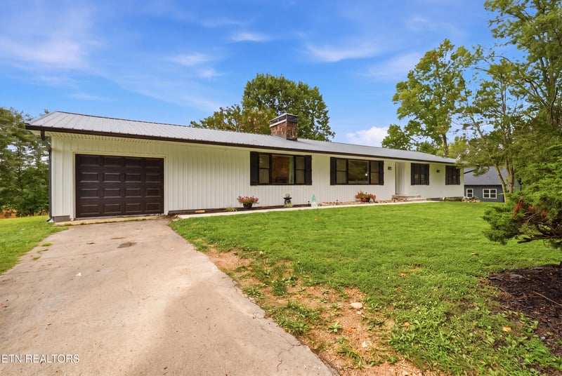 212 Copenhaver Rd, Lenoir City, TN 37771