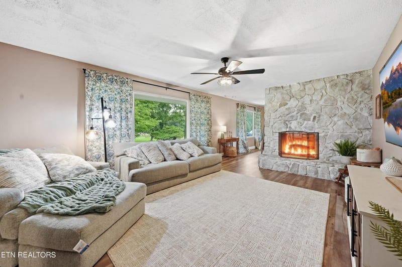 212 Copenhaver Rd, Lenoir City, TN 37771