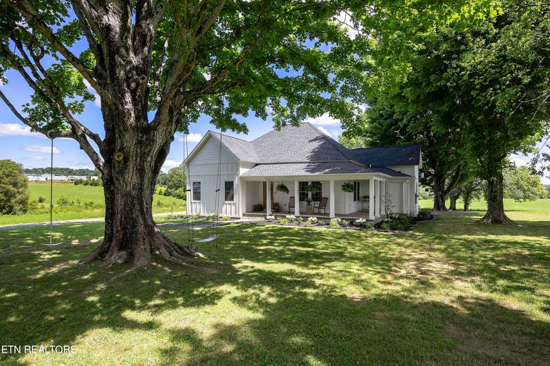 212 County Rd 126, Athens, TN 37303