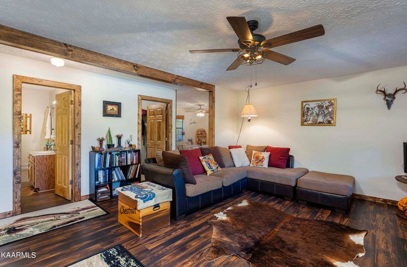 212 County Road 801, Etowah, TN 37331