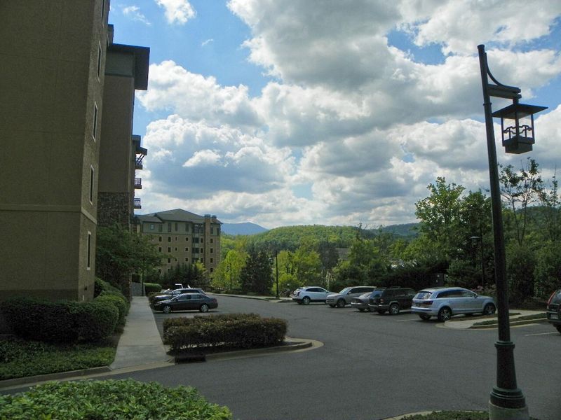 212 Dollywood Ln #217, Pigeon Forge, TN 37863