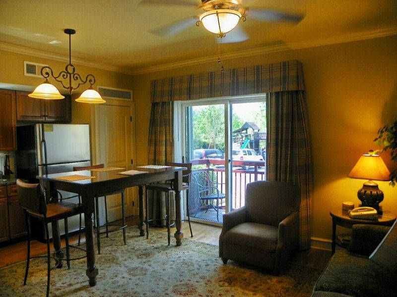 212 Dollywood Ln #217, Pigeon Forge, TN 37863