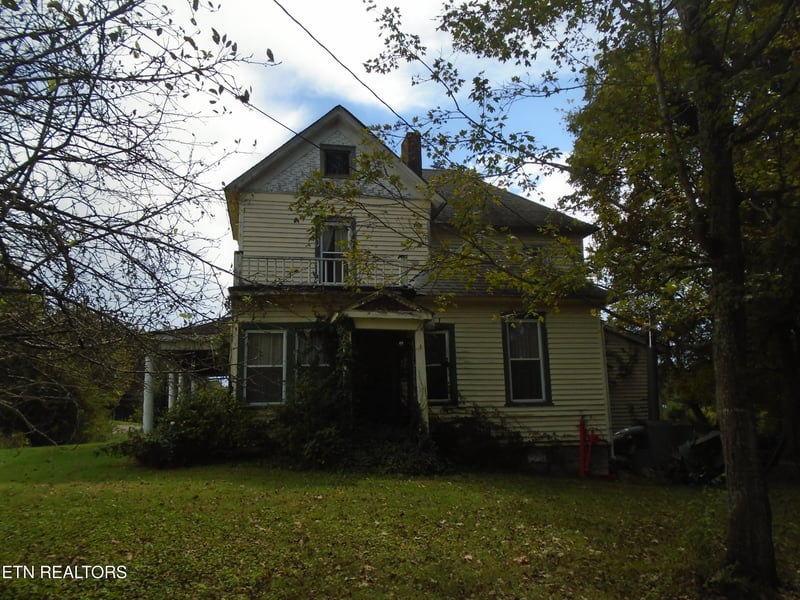 212 Dunlap Hollow Rd, Friendsville, TN 37737
