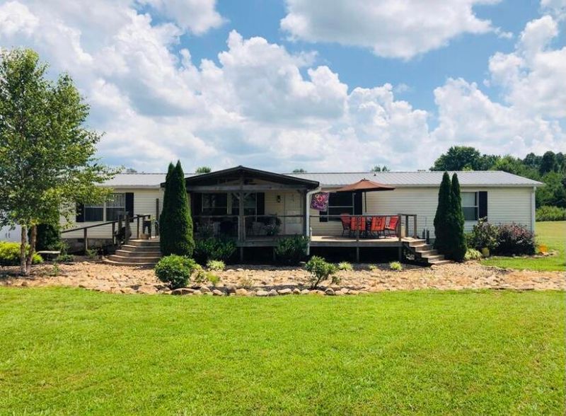 212 Dunn Rd, Tellico Plains, TN 37385