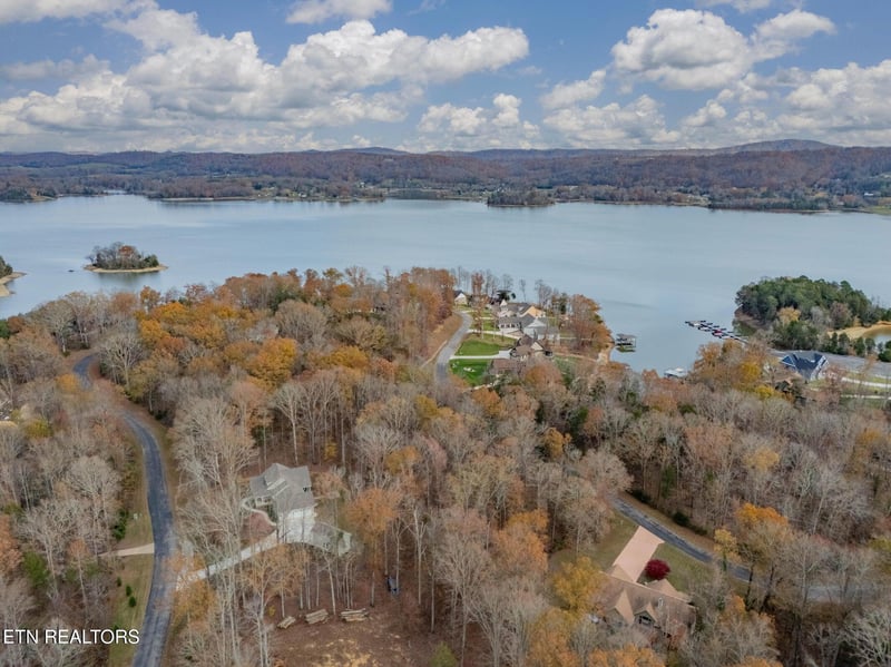 212 E Shore Dr, Rockwood, TN 37854