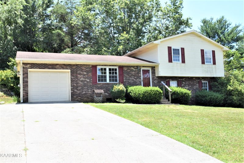 212 Hayter Dr, Morristown, TN 37813