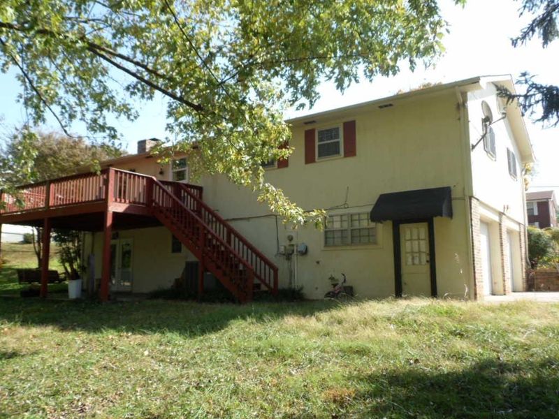 212 Kathy St, Athens, TN 37303