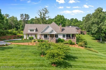 212 Lake Crest Dr, Lenoir City, TN 37772