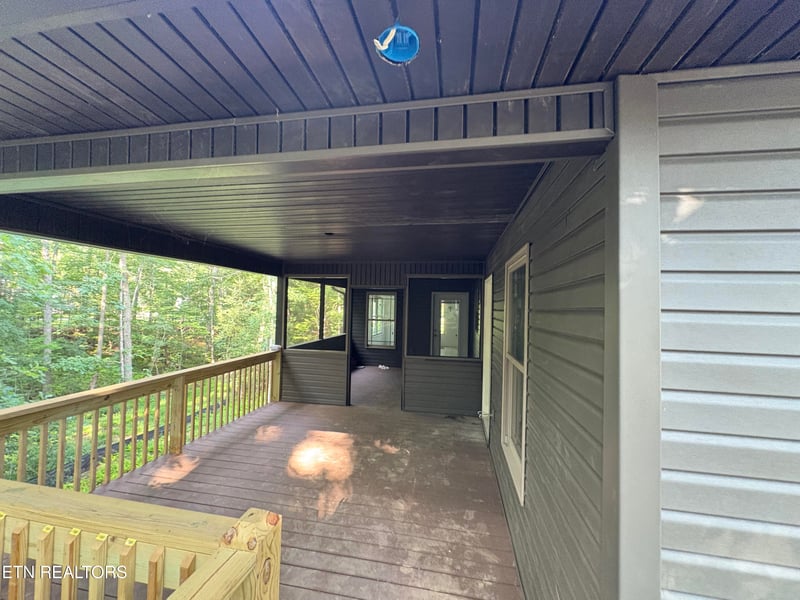 212 Lakeview Dr, Crossville, TN 38558