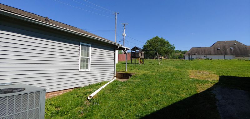 212 Nicholson Ave, Knoxville, TN 37920