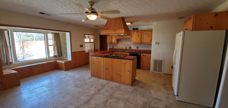212 Pinecrest Cir, Maryville, TN 37803