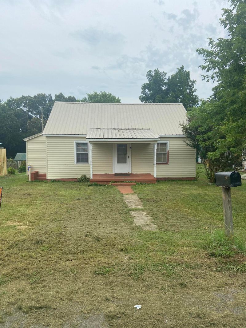 212 Pond St, Englewood, TN 37329