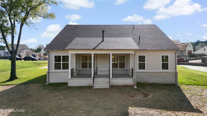212 Poppy Pl, Lenoir City, TN 37772