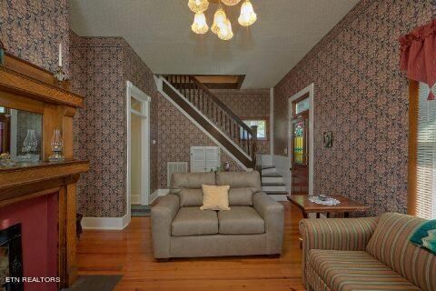 212 Prince St, Sevierville, TN 37862