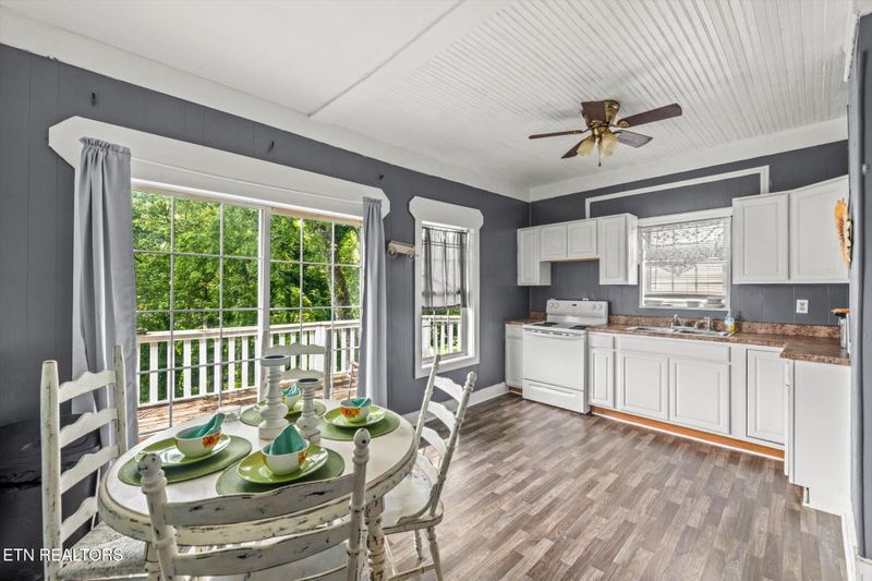212 S Jackson St, Athens, TN 37303