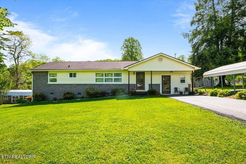 212 Sunset Dr, Lafollette, TN 37766