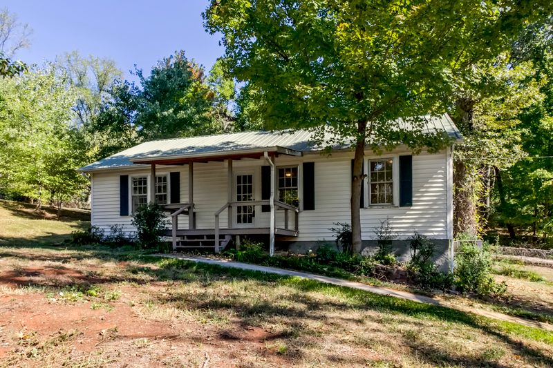 212 Wayne Rd, Athens, TN 37303