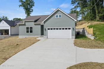 212 Westbury Dr, Clinton, TN 37716