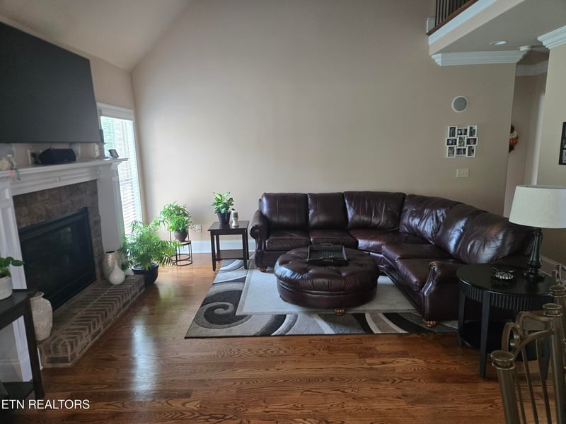 2120 Britts Dr, Lenoir City, TN 37772