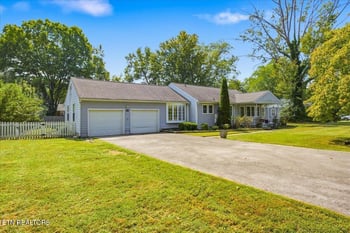 2120 Sandra Dr, Knoxville, TN 37918