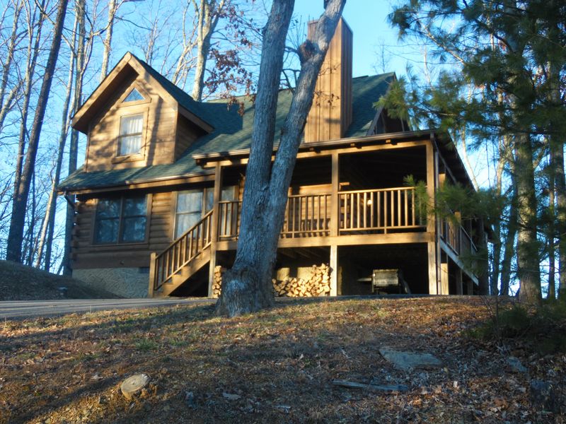 2120 Wolf Ridge Way, Sevierville, TN 37862