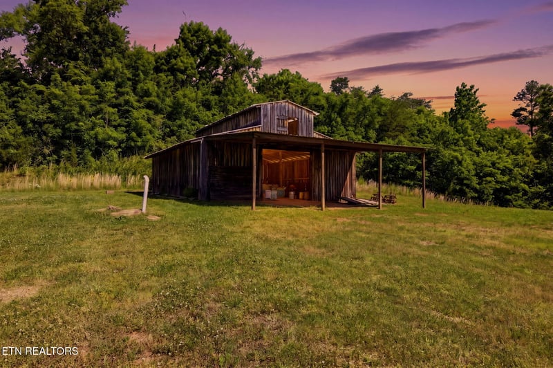 2121 Bales Rd, Knoxville, TN 37914