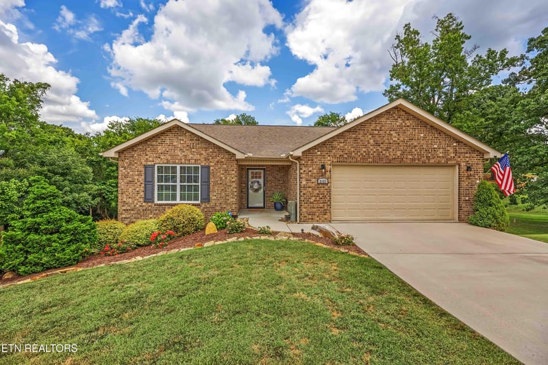 2121 Camley Ct, Maryville, TN 37801