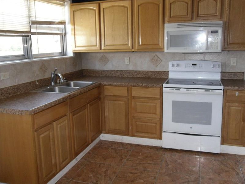 2121 Chestnut St, Sweetwater, TN 37874
