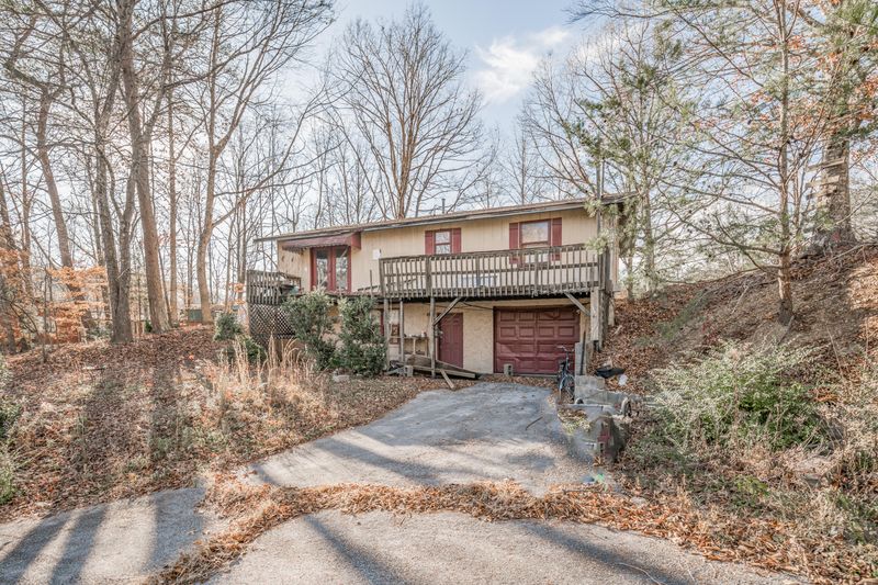 2122 Hickory Manor Rd, Sevierville, TN 37862