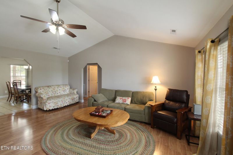 2122 Murphys Chapel Dr, Sevierville, TN 37876